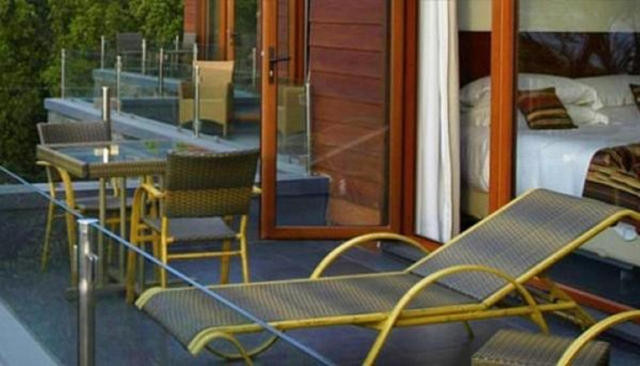 Hotel Playa Grande Suites Пукон Екстер'єр фото